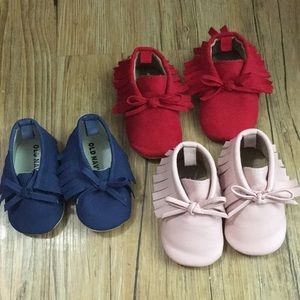 Old Navy moccasins 3 pairs 0-3 month